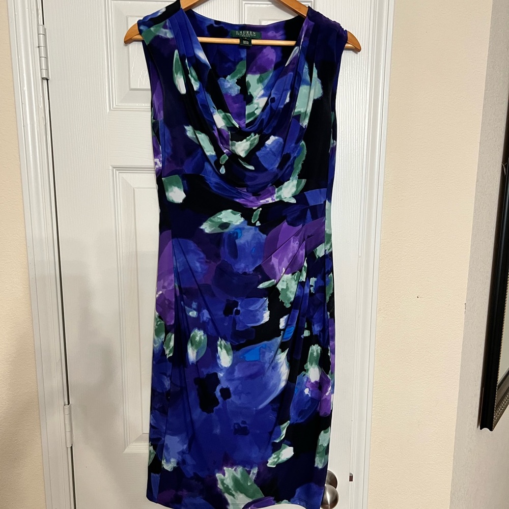 Gorgeous Lauren Ralph Lauren sleeveless dress